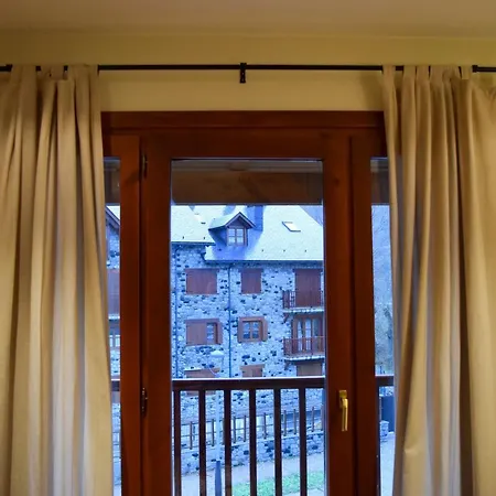Duplex Con Vistas En Benasque Apartment Exterior photo